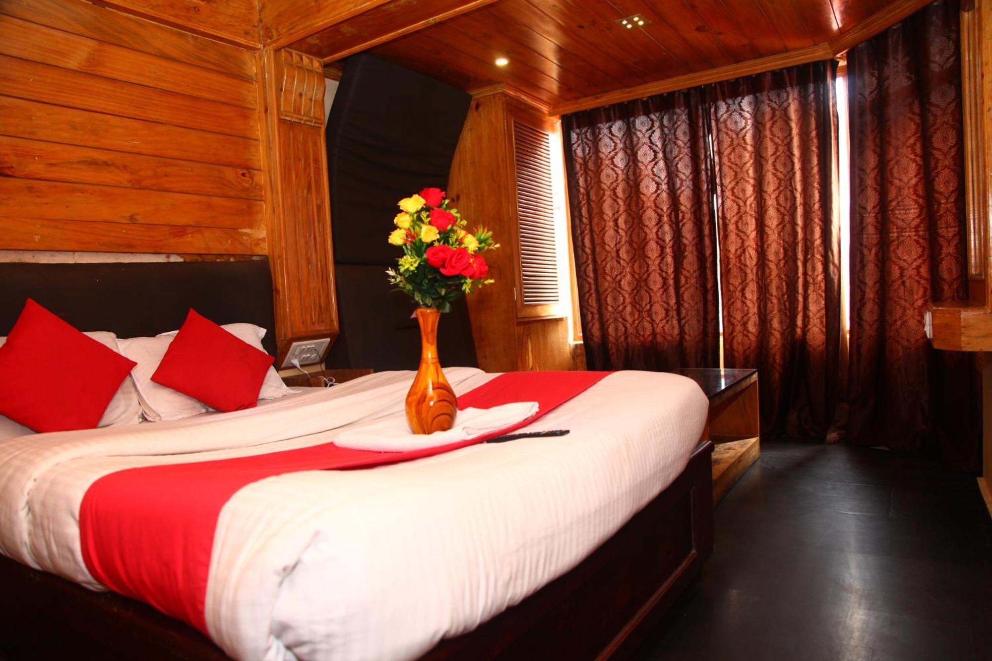 Hotel Shiv Shanthi Inn Moorthi Hospitality Ooty Exteriér fotografie